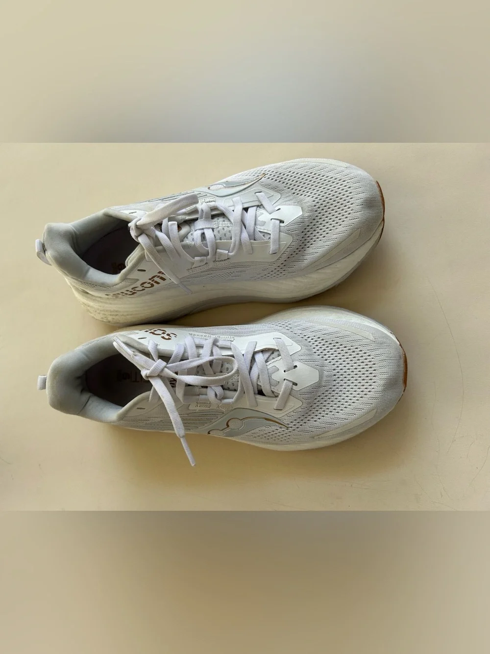 Saucony Ride Lightweight White Running Sneakers size 8.5